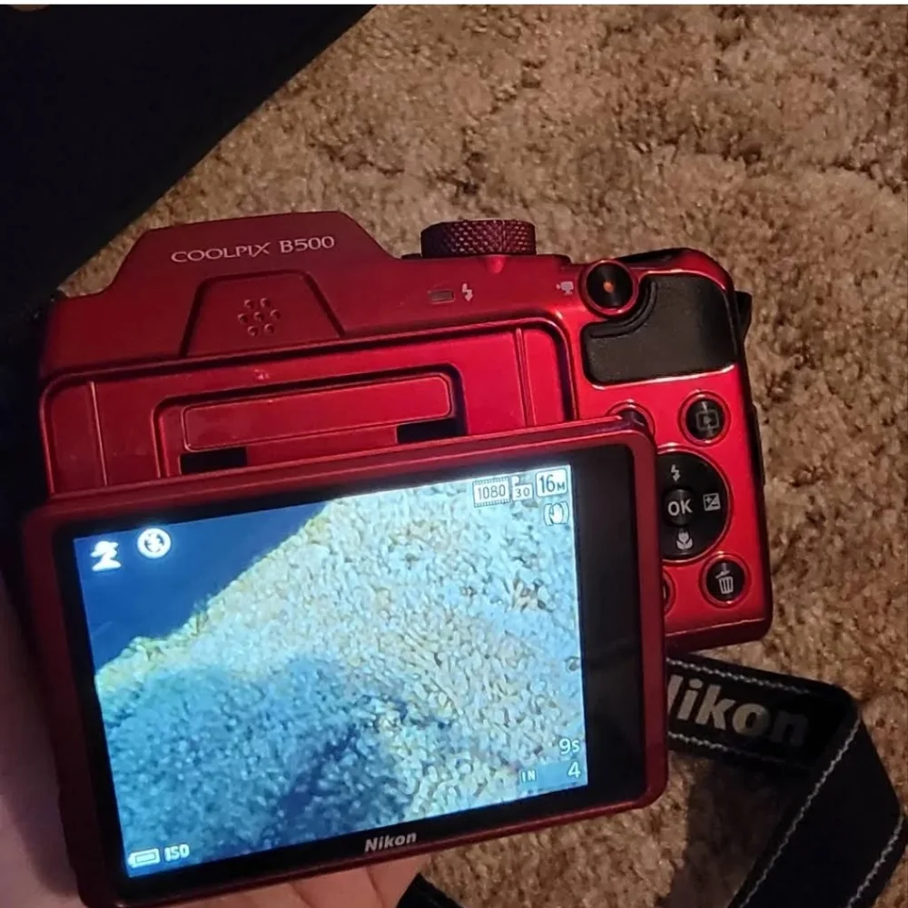 Nikon L840